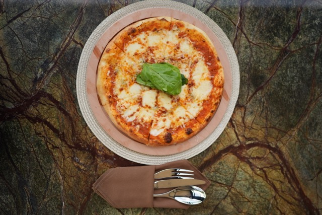 Pizza with 4 cheese